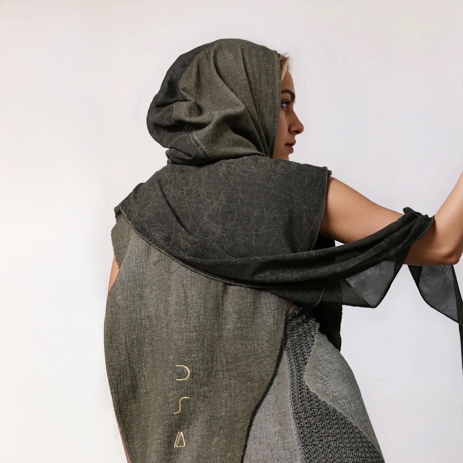 Armus Hood in Khaki Green