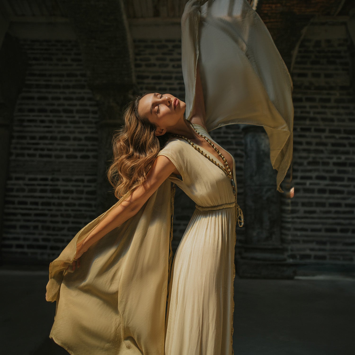 Celebrate divine femininity with our Greek Goddess Vibes Fairy Dress. Ethereal wings and perfect length make it a must-have addition to your wardrobe