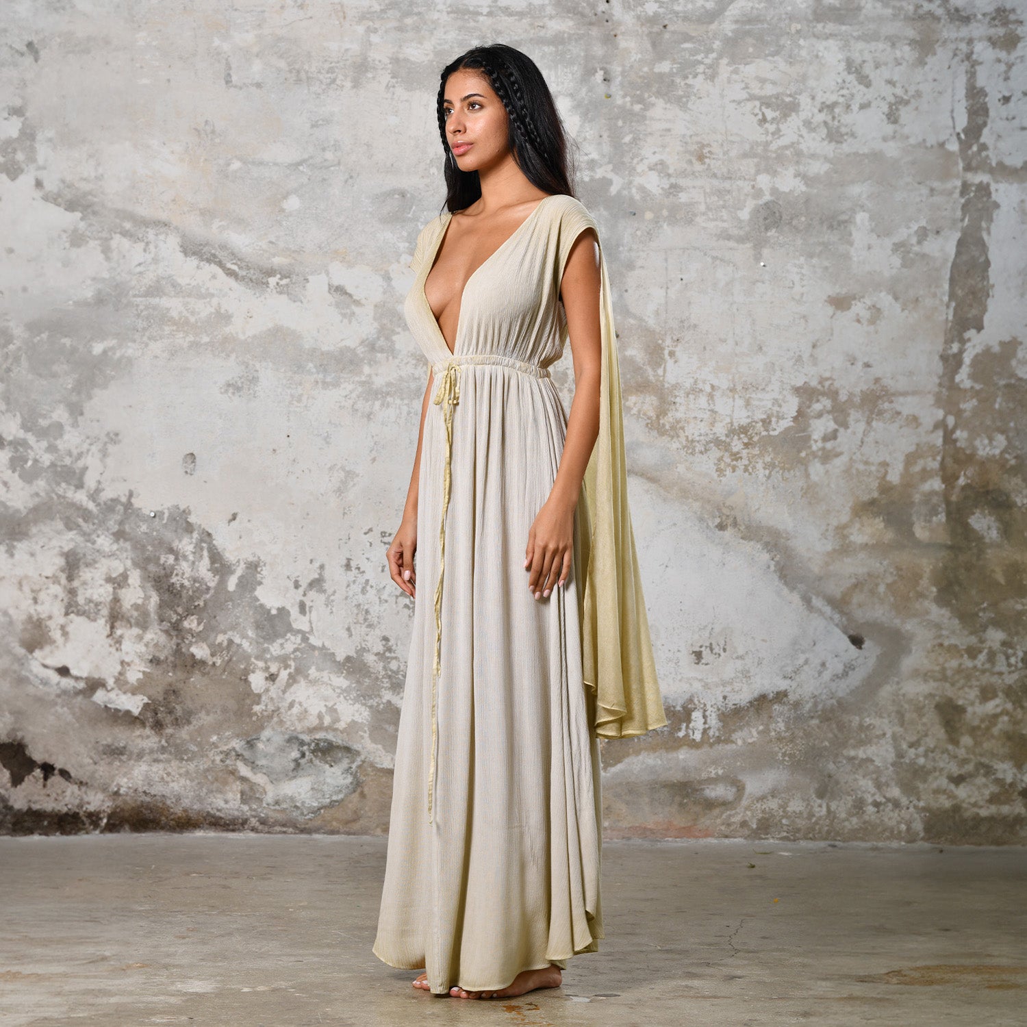 Celebrate divine femininity with our Greek Goddess Vibes Fairy Dress. Ethereal wings and perfect length make it a must-have addition to your wardrobe