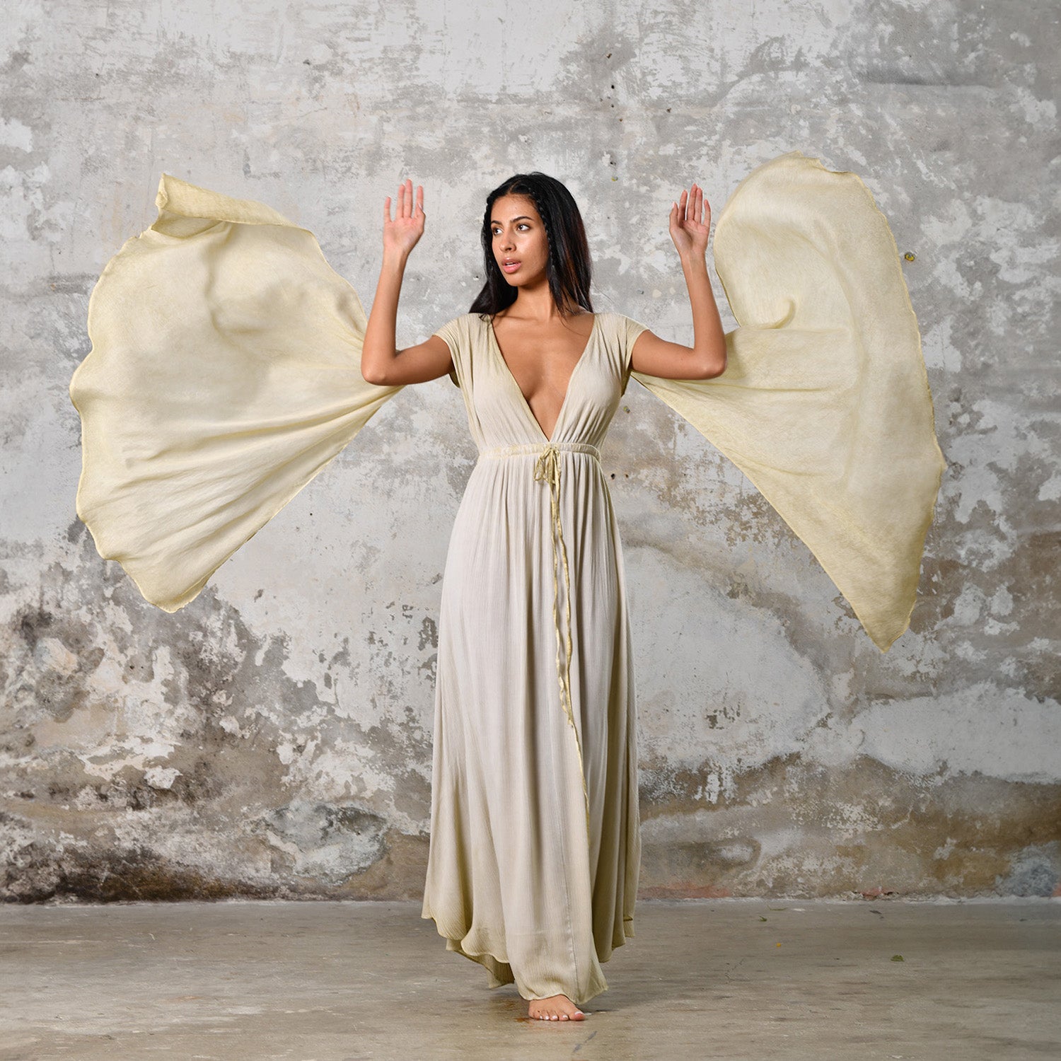 Celebrate divine femininity with our Greek Goddess Vibes Fairy Dress. Ethereal wings and perfect length make it a must-have addition to your wardrobe