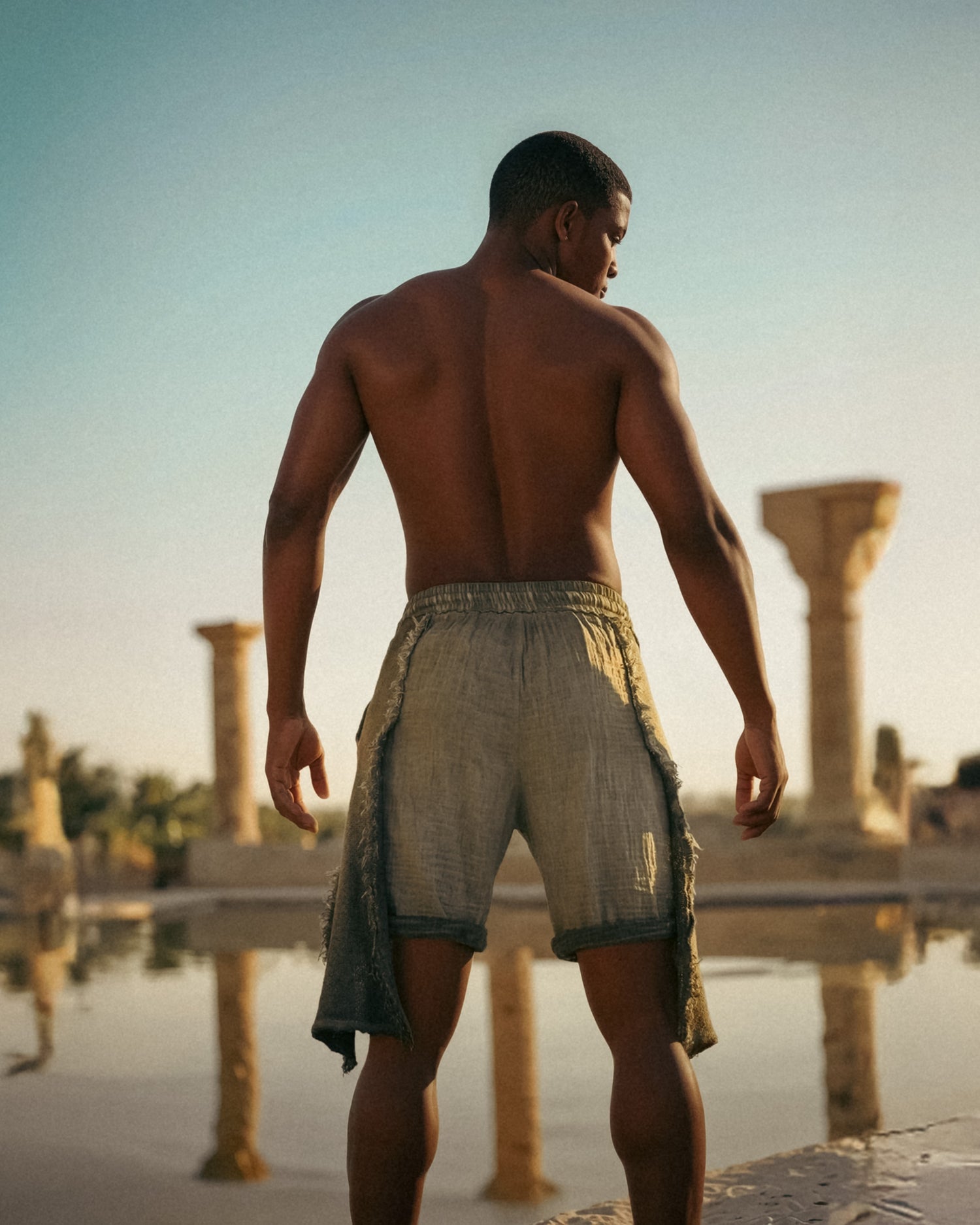 TRIBE Shorts in Khaki Green