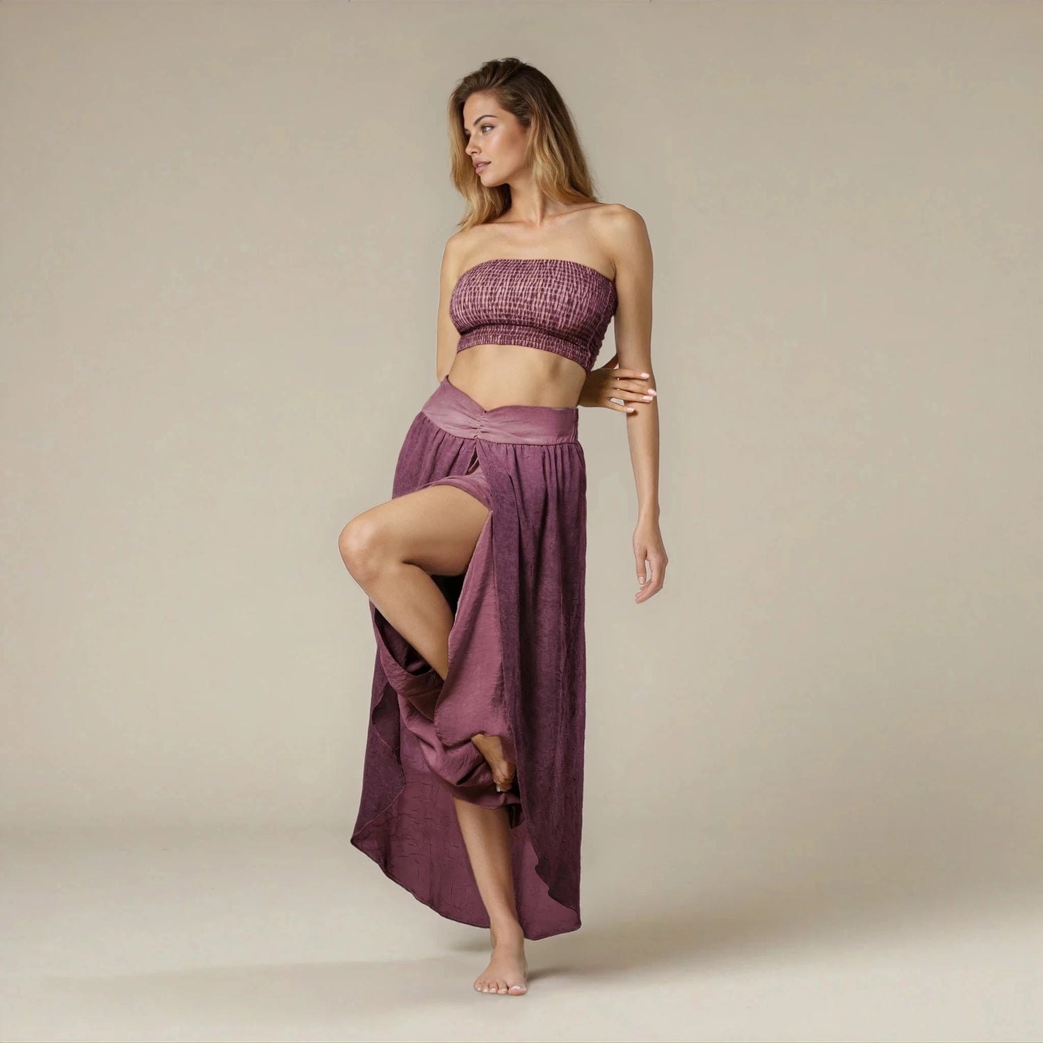 Gaia Salvar in Cherry