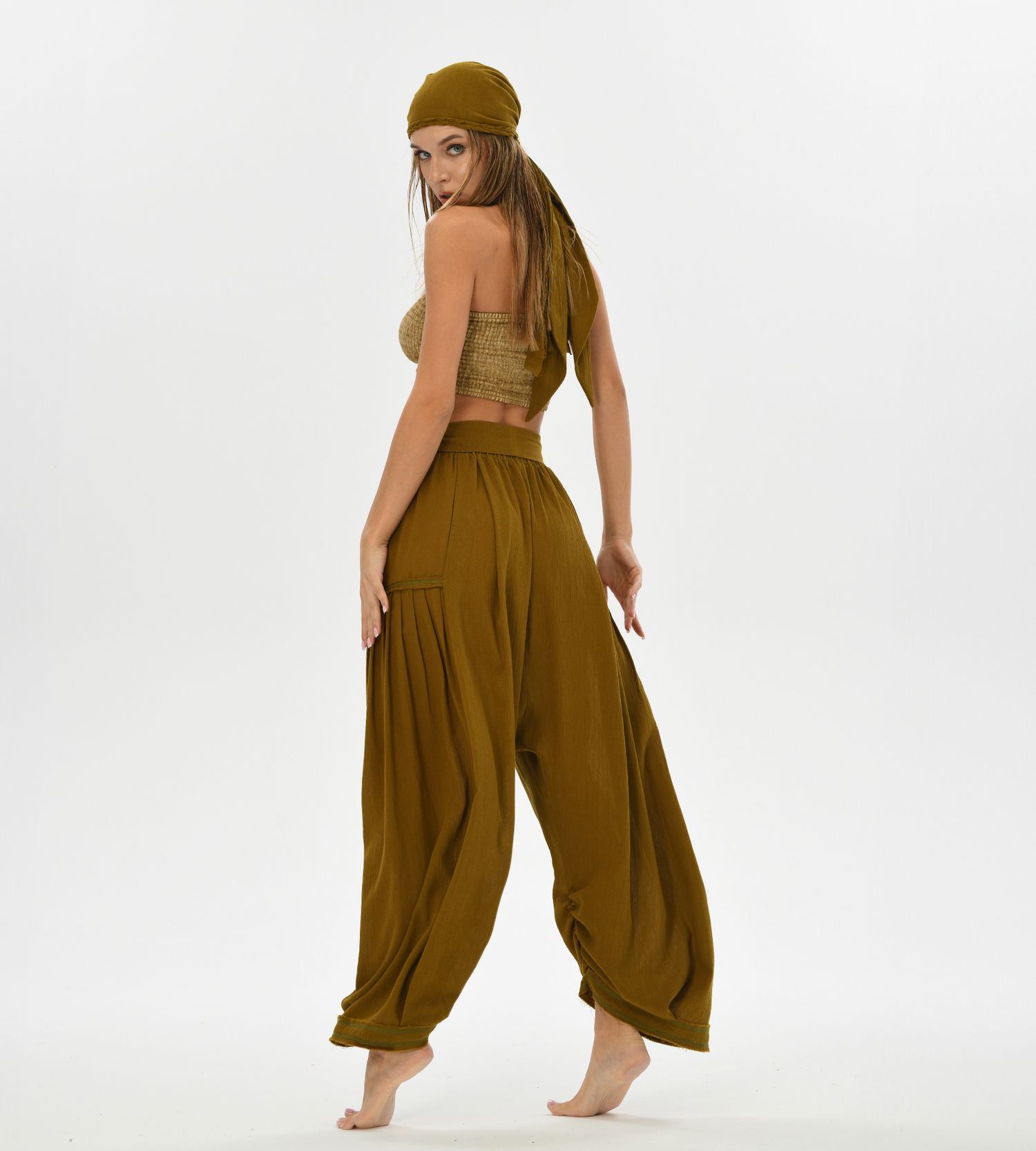 Boho harem pants in brown, made from comfy cotton with a relaxed fit, ideal for yoga sessions or casual bohemian outfits.