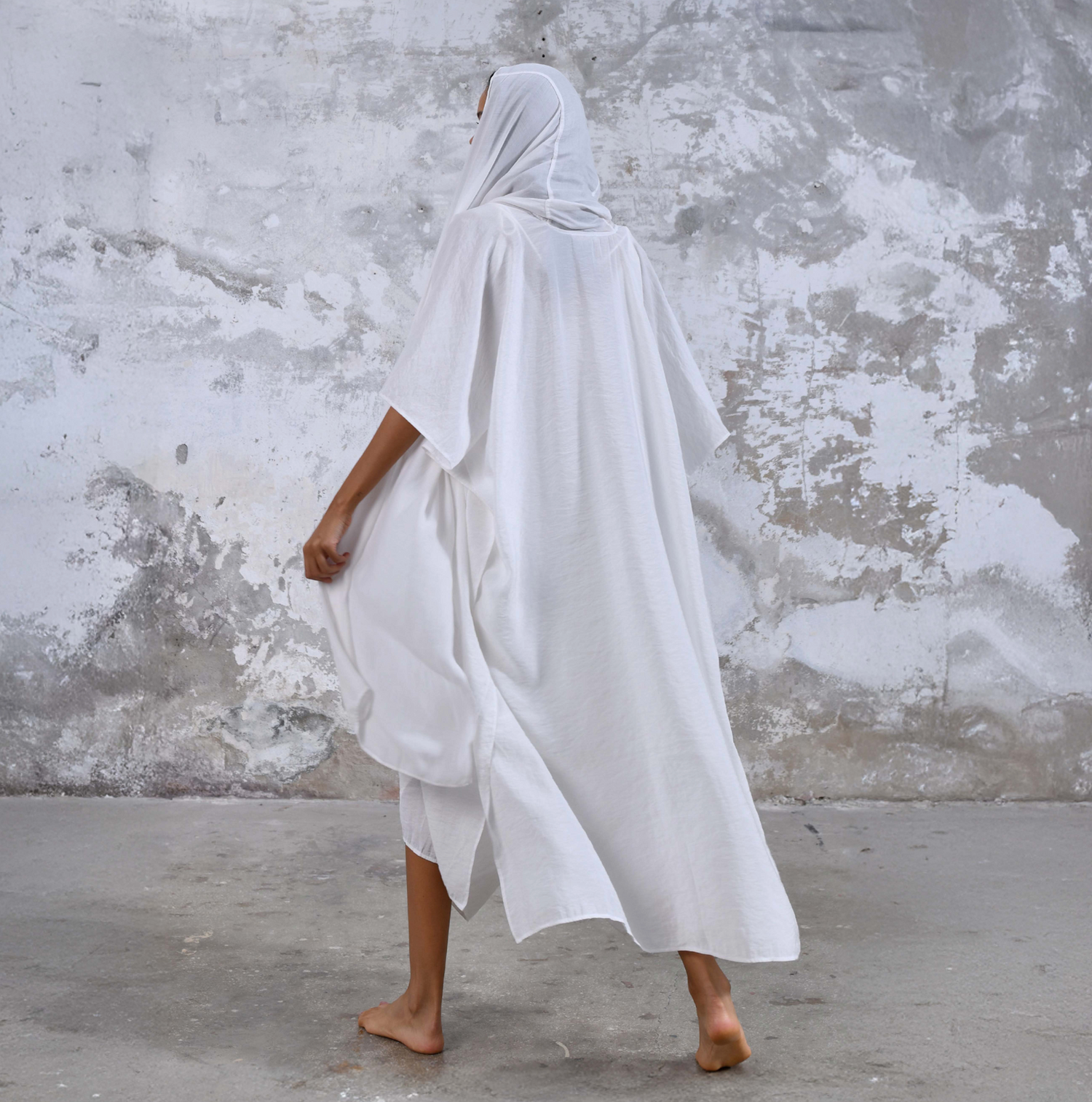 SHAWL Kimono in White