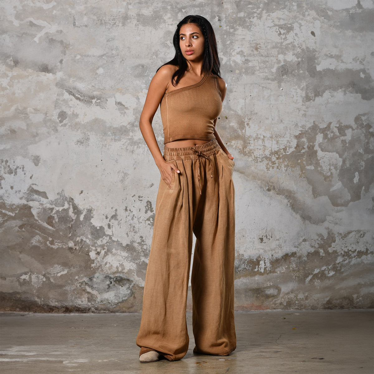 Aros Pants in Desert Sand