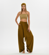 Comfy women’s harem pants in brown, featuring a loose fit and boho-inspired design, made from breathable cotton for all-day wear.