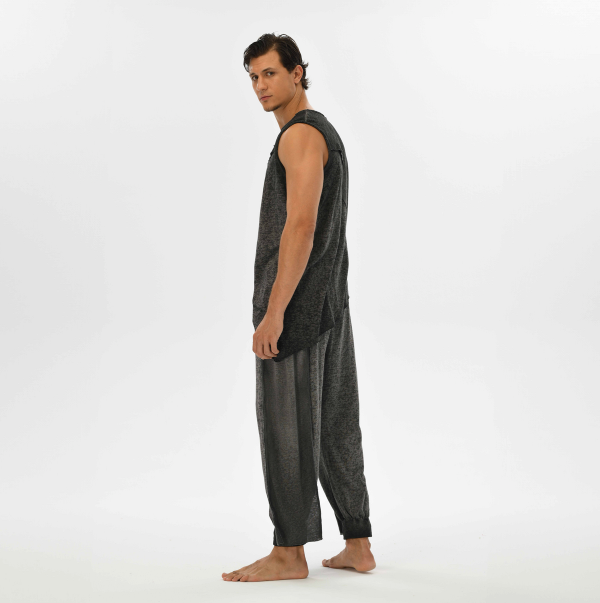 Men’s festival-ready harem pants in charcoal, featuring an elastic waistband and loose fit for ultimate comfort.