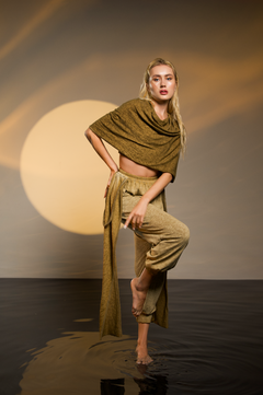 Boho harem pants with a relaxed fit, made from a cotton-linen blend. Elastic waistband for maximum comfort, perfect for everyday wear, festivals, and gypsy-inspired looks.