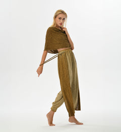 Breathable cotton-linen blend harem pants with an elastic waistband, perfect for alchemist-inspired and gypsy style outfits. These pants offer comfort and versatility for casual and boho wear.