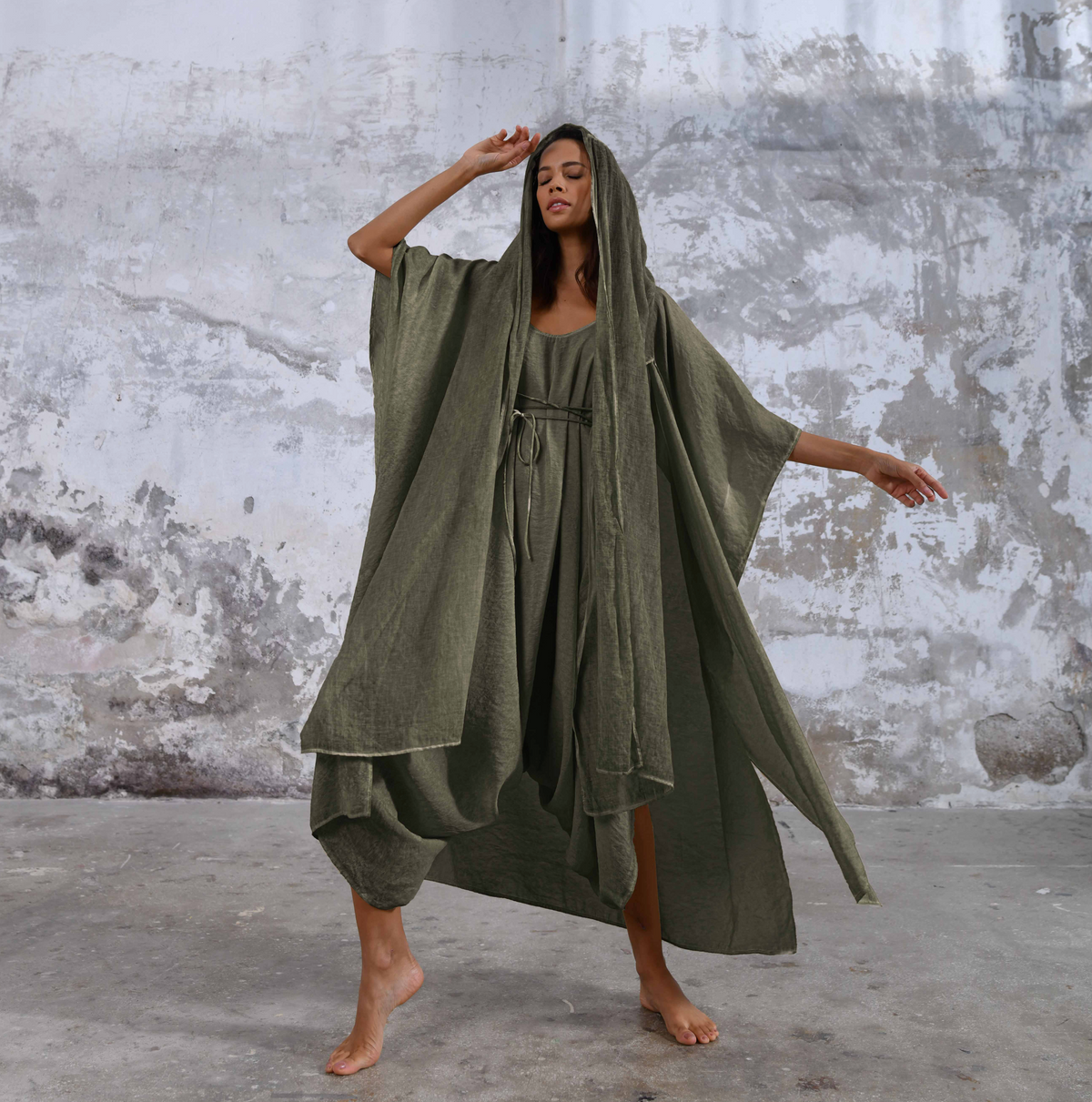 SHAWL Kimono in Khaki Green – Zhenabia