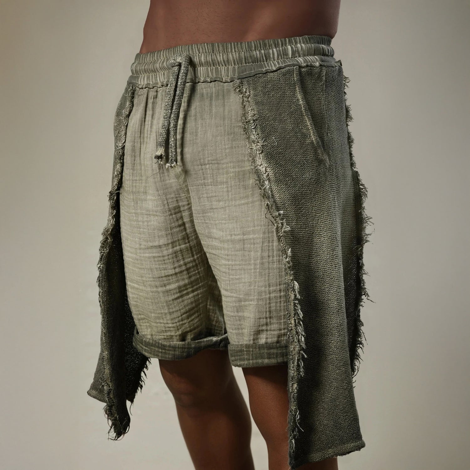 TRIBE Shorts in Khaki Green