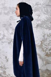 Silk velvet and fur reversible cape, luxurious boho cape for women, hand-embroidered back cape for special events, soft and comfortable cape for chilly weather, goddess-inspired cape for elegant and chic outfits, fairy tale inspired cape for boho weddings, bohemian goddess cape for spiritual women, spiritual and luxurious cape for meditation, velvet and fur cape for moon rituals, soft and comforting cape for spiritual healing, luxurious and bohemian cape for shamanic practices